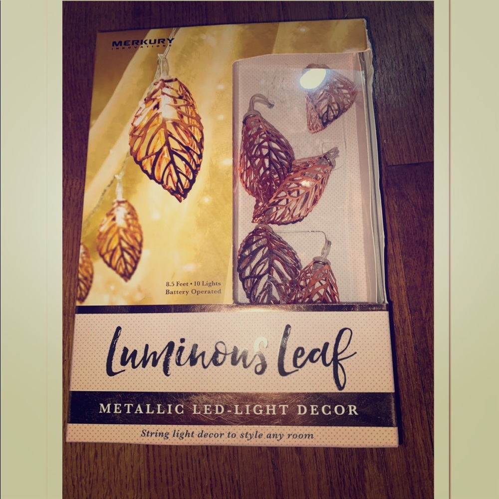 Merkury Innovations Luminous Leaf LED Light Decor